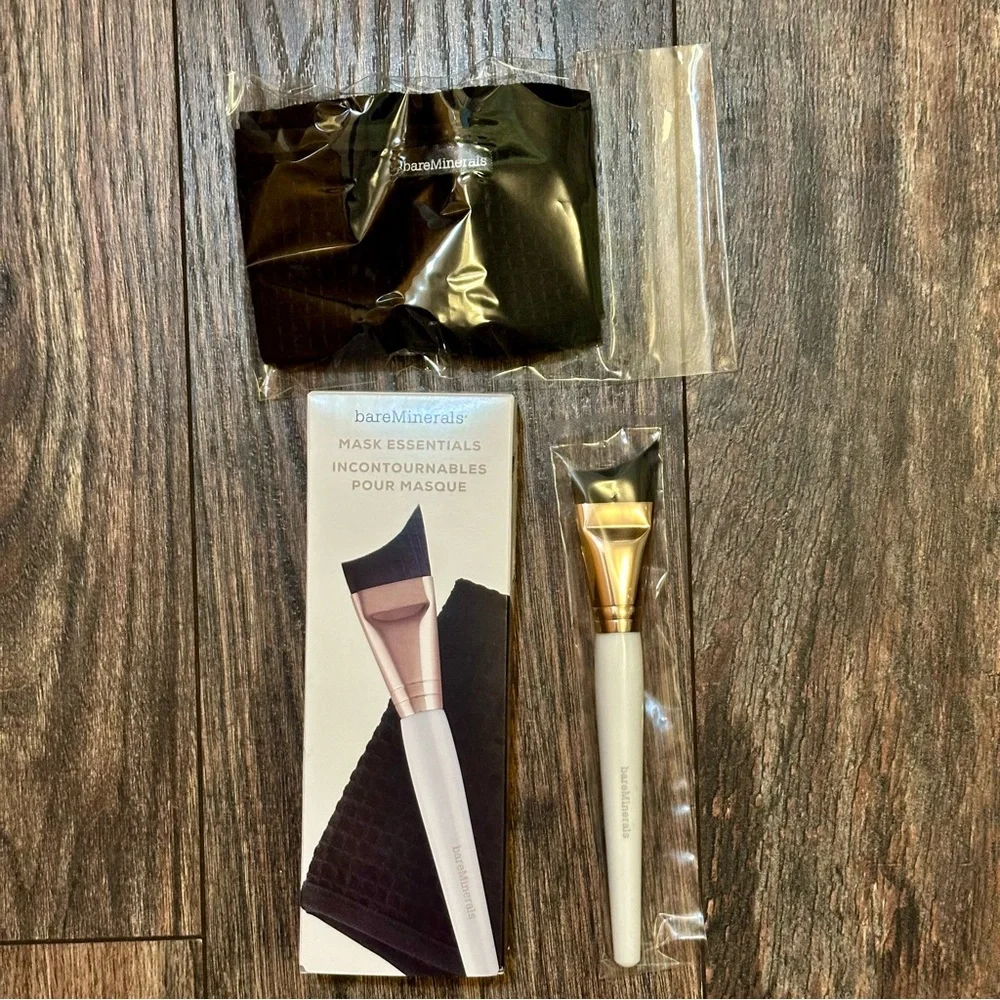 Bare Minerals Mask Essentials with mask smoothing brush and cloth BNIB